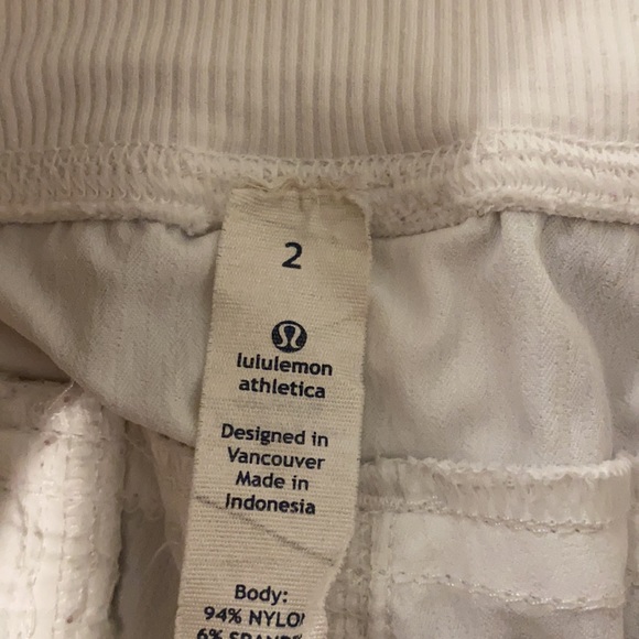 Lululemon white capris - Picture 2 of 4